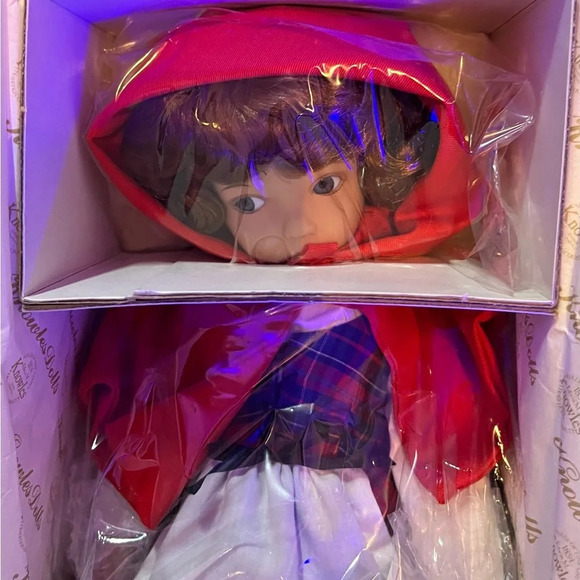 RARE~VINTAGE ~LIL RED RIDING HOOD~PORCELAIN DOLL~GRIM’S~ FAIRYTALE ~ - Picture 5 of 6